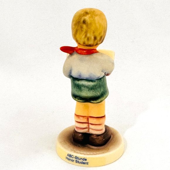 Goebel Hummel #2087/B  "Honor Student" TMK8 - Club Membership Edition - Picture 5 of 13